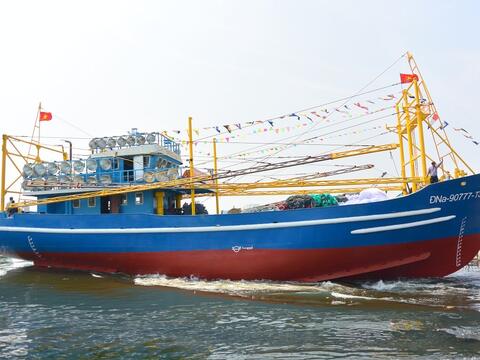 Agribank hỗ trợ ngư dân đóng 510 tàu 67